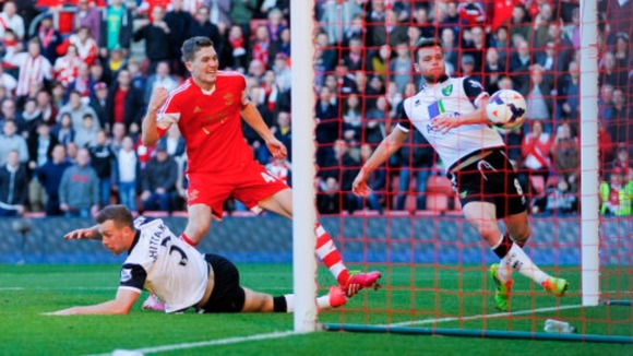 Sam Gallagher seals the win for Southampton.