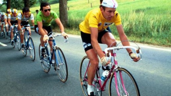 Joop Zoetemelk leading a peloton