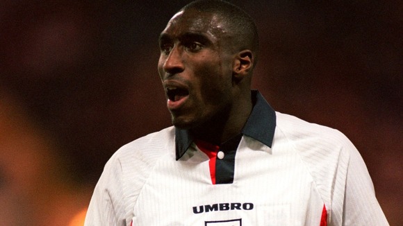 Campbell says he could have captained England had race not been considered.