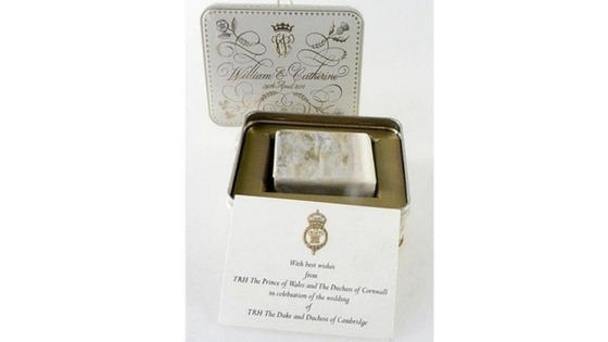 Royal wedding cake auctioned for £523