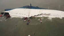 Hundreds missing as Korean ferry carrying students sinks