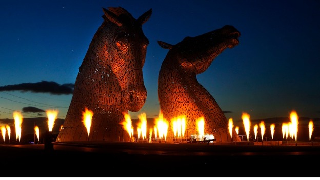 The Kelpies sculpture was designed by Andy Scott