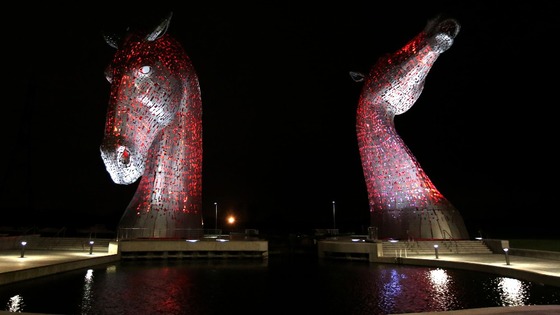 The Kelpies are 30 meteres high and weigh over 300 tonnes each