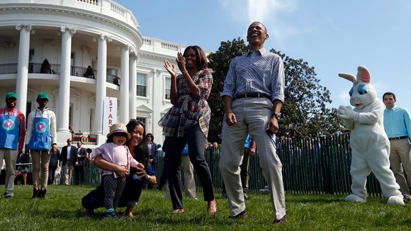 The Obamas and visitors enjoy Easter fun on the White House lawn