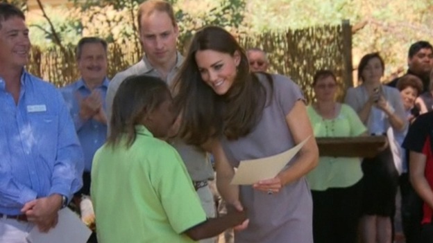 Kate awards a certificate to a member of the National Indigenous Training Academy.