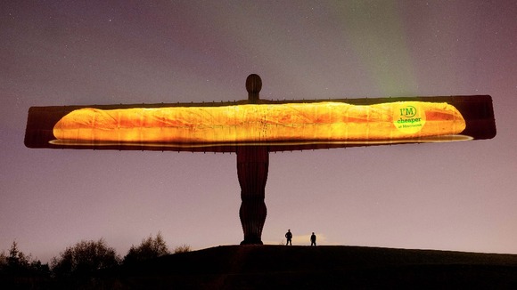 Angel with projected baguette