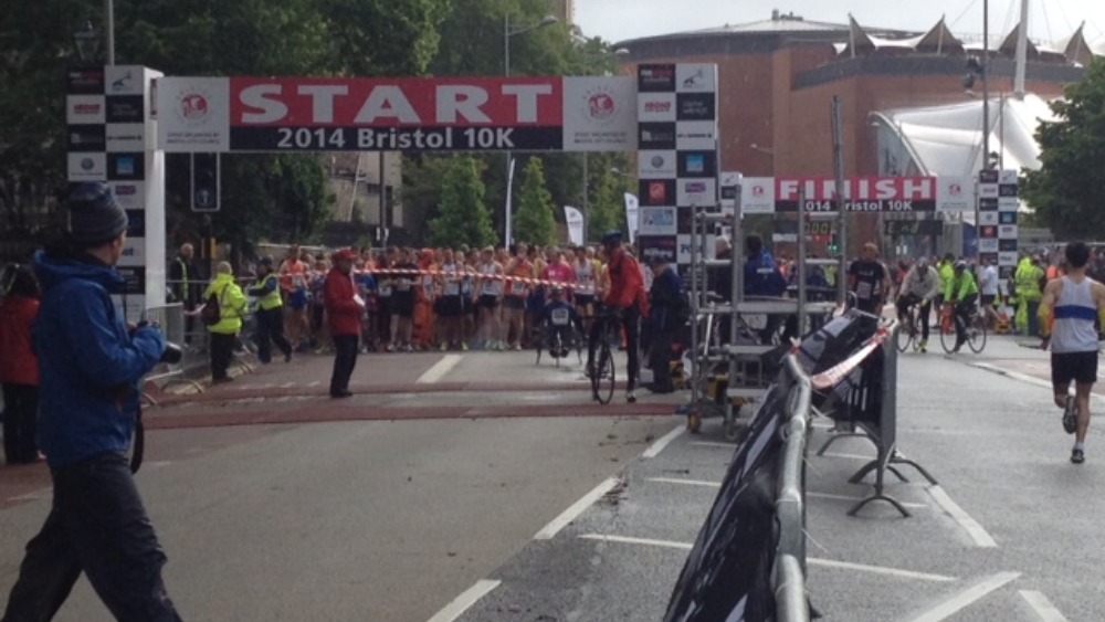 Thousands of runners line up for Bristol 10K West Country ITV News