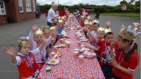 Pupils having a playground lunch