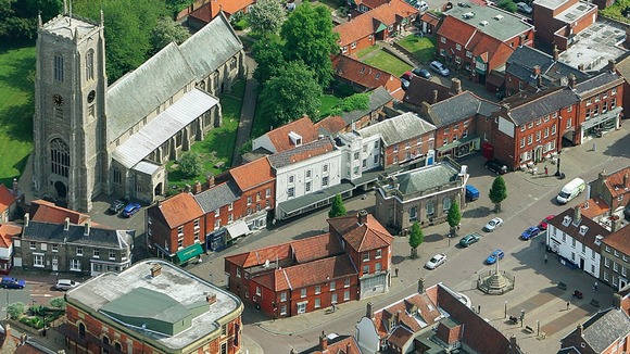 Aerial view of Fakenham market place before the fire