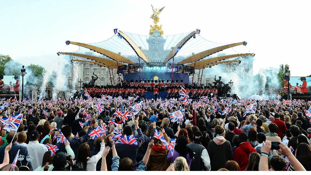 Celebrities spotted in Jubilee concert crowd ITV News