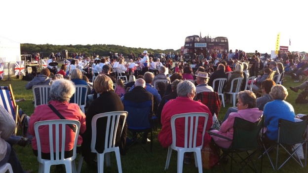 Beacon crowd