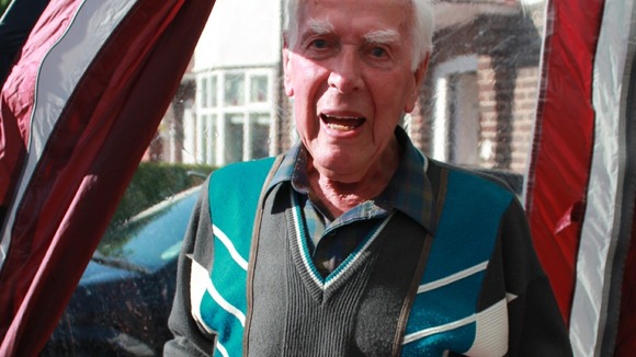 Carlton Avenue's oldest resident Jack Sharrock celebrated his 90th birthday at their street party - Fulwood , Preston