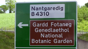 Nantgaredig sign