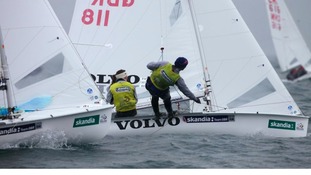 Hannah Mills and Saskia Clark race in Weymouth bay