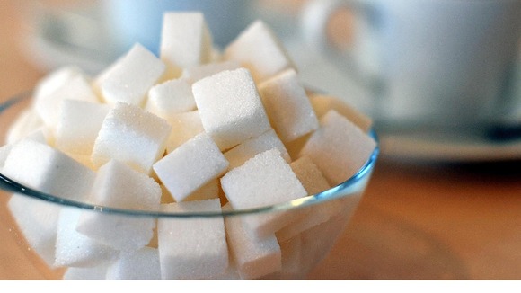 A new survey shows four out of five soft drinks contain more than six teaspoons of sugar.