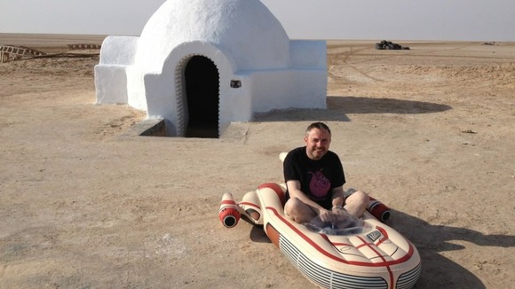Lars homestead and Landspeeder.