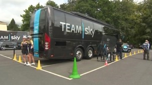 Team Sky Tour bus