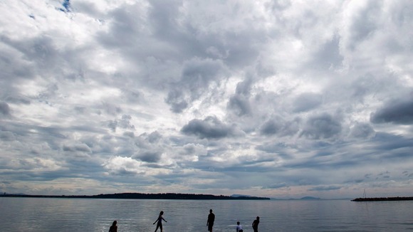 Saturday weather: A rather cloudy morning with outbreaks of rain in the east soon clearing