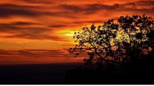 A beautiful sunset in Edgehill in Warwickshire