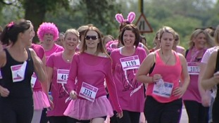 Hundreds of women participating in 'race for life' in Nottingham today