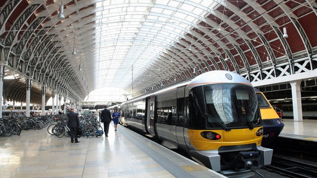 Heathrow Express train at Paddington Station