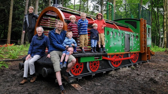 Wallington play train