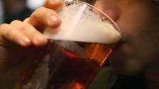 Experts support plans for minimum alcohol pricing