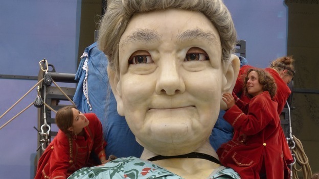 Grandmother giant prepares to walk the streets of Liverpool