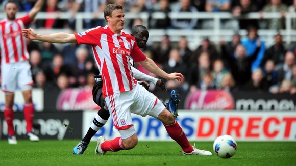 Robert Huth to remain with Stoke
