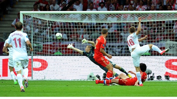 Jakub Blaszczykowski scores against Russia