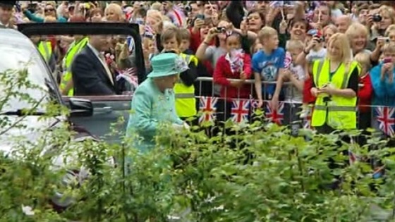 Thousands welcomed the Queen to Corby this afternoon