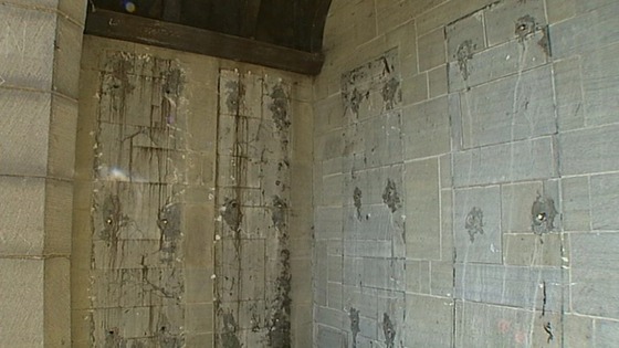 The Broomfield Park war memorial after the theft in 2009.