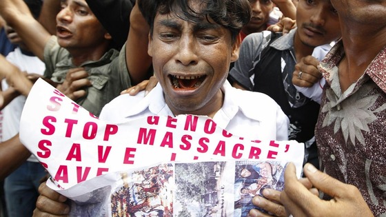 Burma's ethnic Rohingya Muslims in Malaysia protest outside the Myanmar embassy