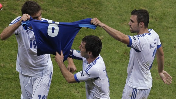 Greek goal celebration tribute to Avraam Papadopoulos