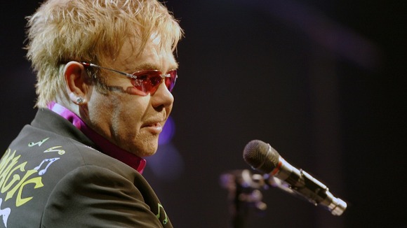 Elton John had to disappoint fans when strong winds forced the concert to end