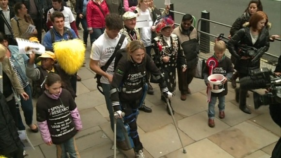 Claire Lomas walking at the London marathon