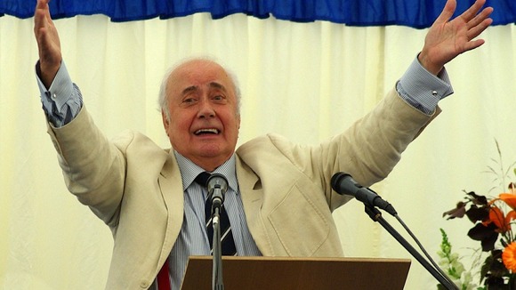 Victor Spinetti at speech day