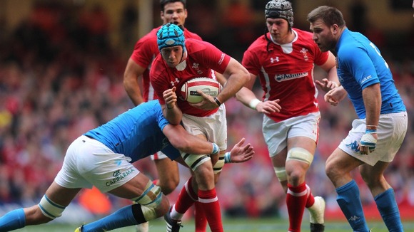 Justin Tipuric playing against Italy
