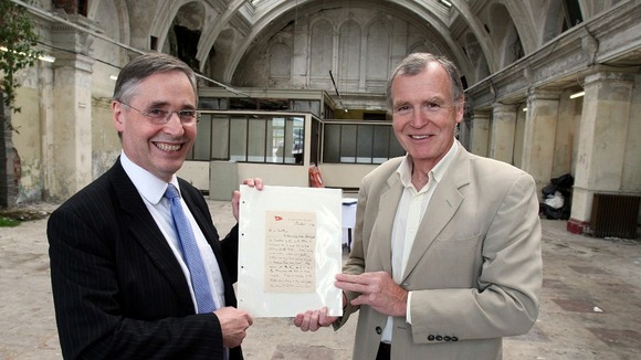 Dr John Martin receives the letter sent from the Titanic