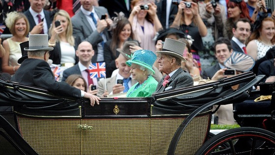 Queen and Duke of Edinburgh arrive at Royal Ascot