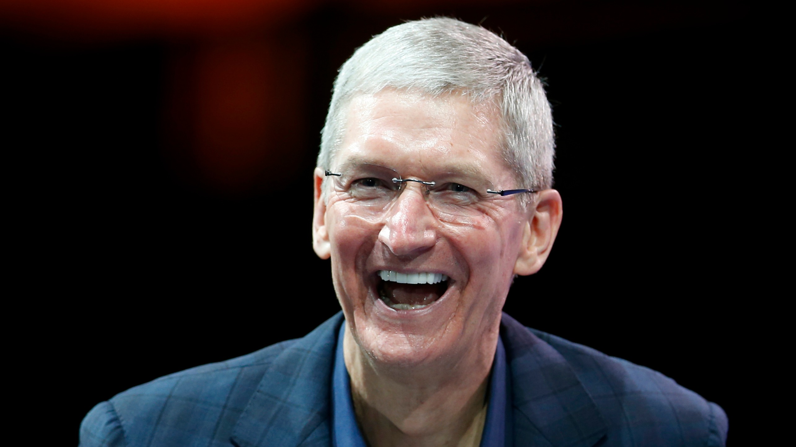Apple chief executive Tim Cook 'I'm proud to be gay' ITV News