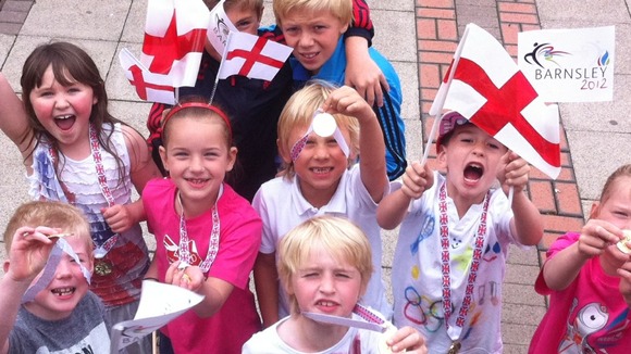 Children waiting for the torch