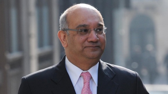House of Commons Home Affairs Committee chairman Keith Vaz said he was "extremely concerned" about immigration queues.
