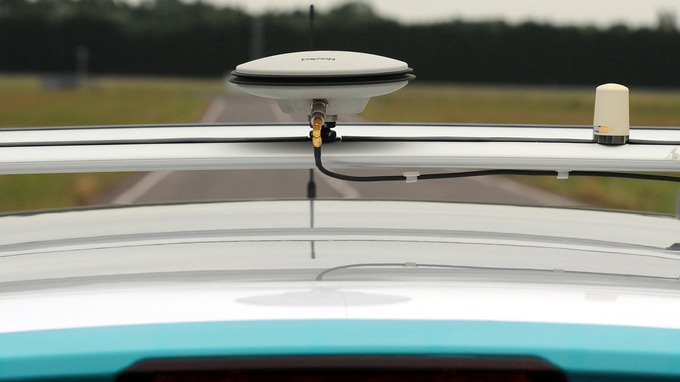 how does a driverless car work central itv news how car gps works