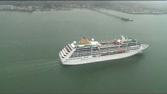 Cruise liner