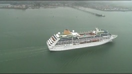 Cruise liner