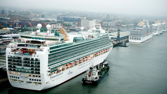 Cruise liners
