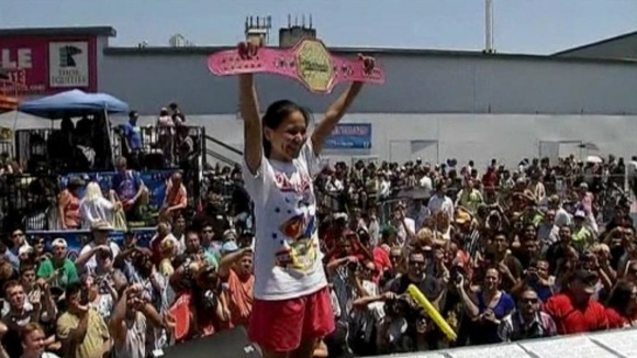 Sonya "The Black Widow" Thomas took the top prize in the women's contest.