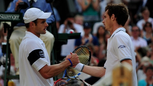 Murray loses to Andy Roddick in his first Wimbledon semi-final.