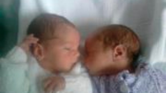 Twins Dylan and Hannah